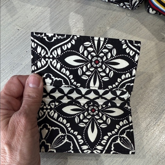 Stylish Black and White Patterned Women's Bag Set - Picture 3 of 12